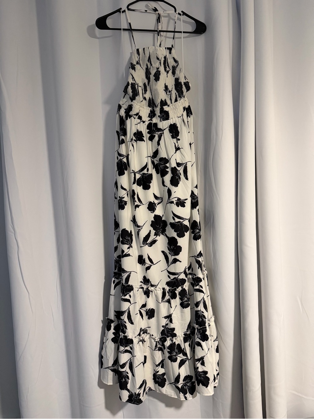 Women’s Black & White Floral Maxi Dress - Sleeveless Smocked Bodice